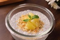 Easy Creamy Coconut Milk Chia Seed Pudding Breakfast