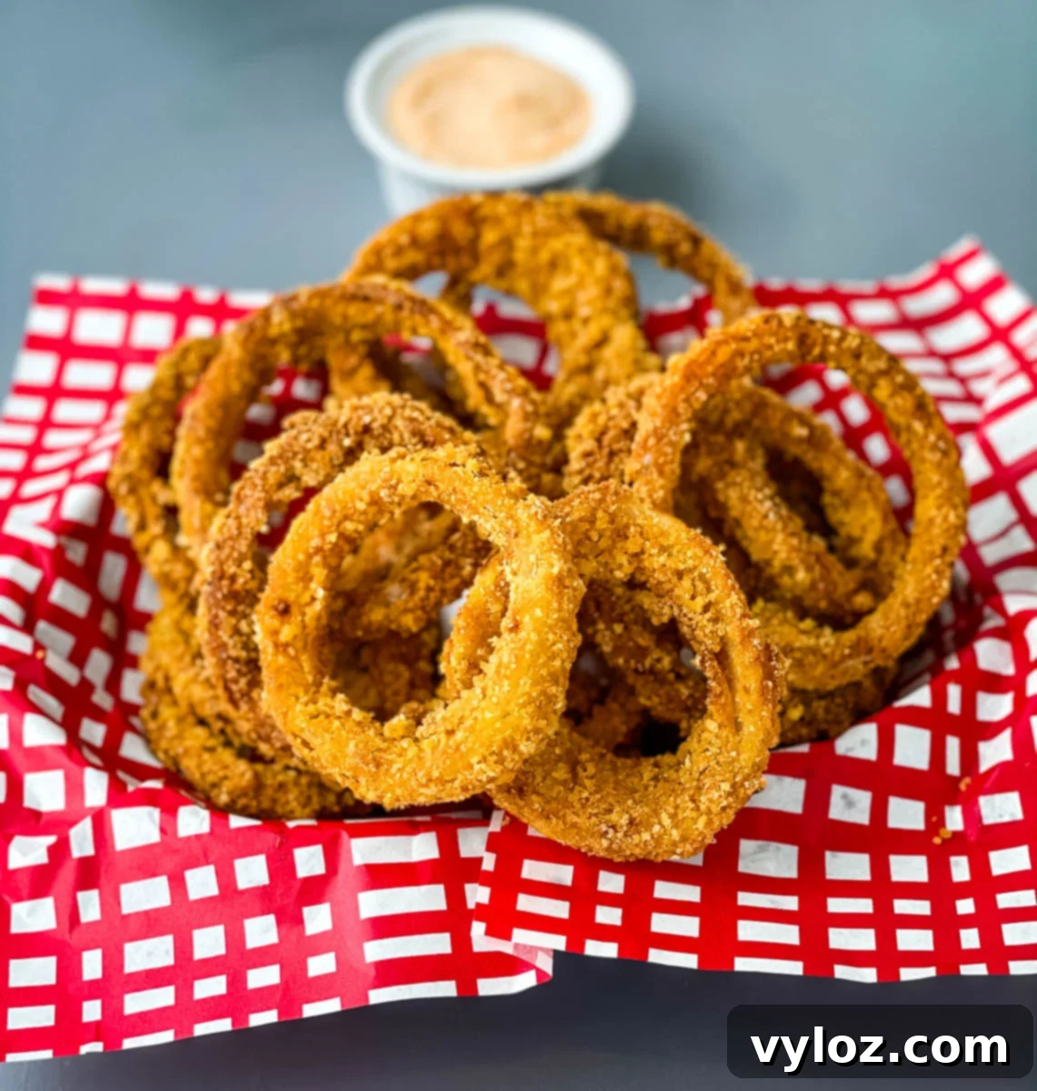 Crispy Keto Low-Carb Onion Rings 1 featured 26986