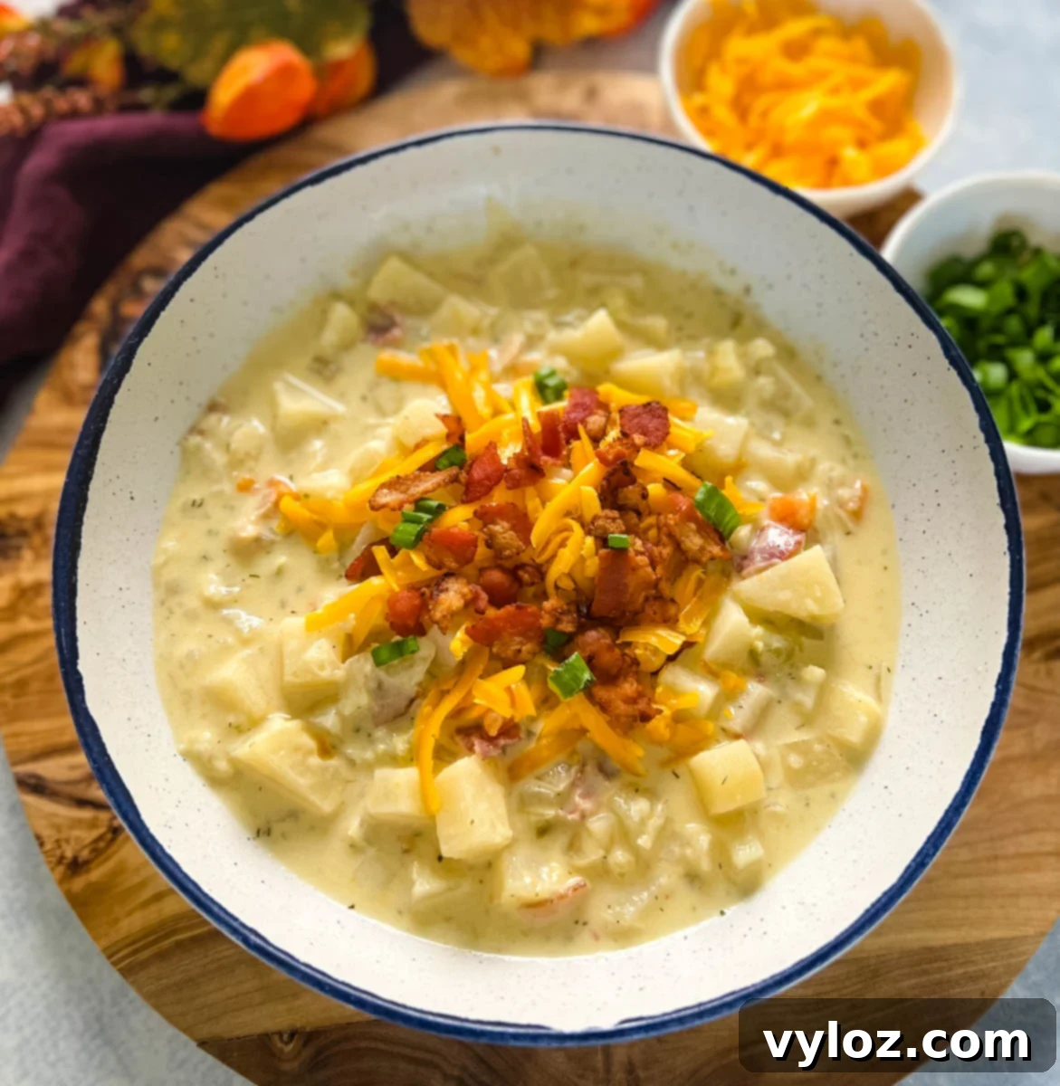 Ultimate Slow Cooker Loaded Potato and Bacon Soup 1 featured 44271