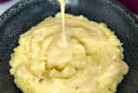 Dripping-Free Golden Gravy