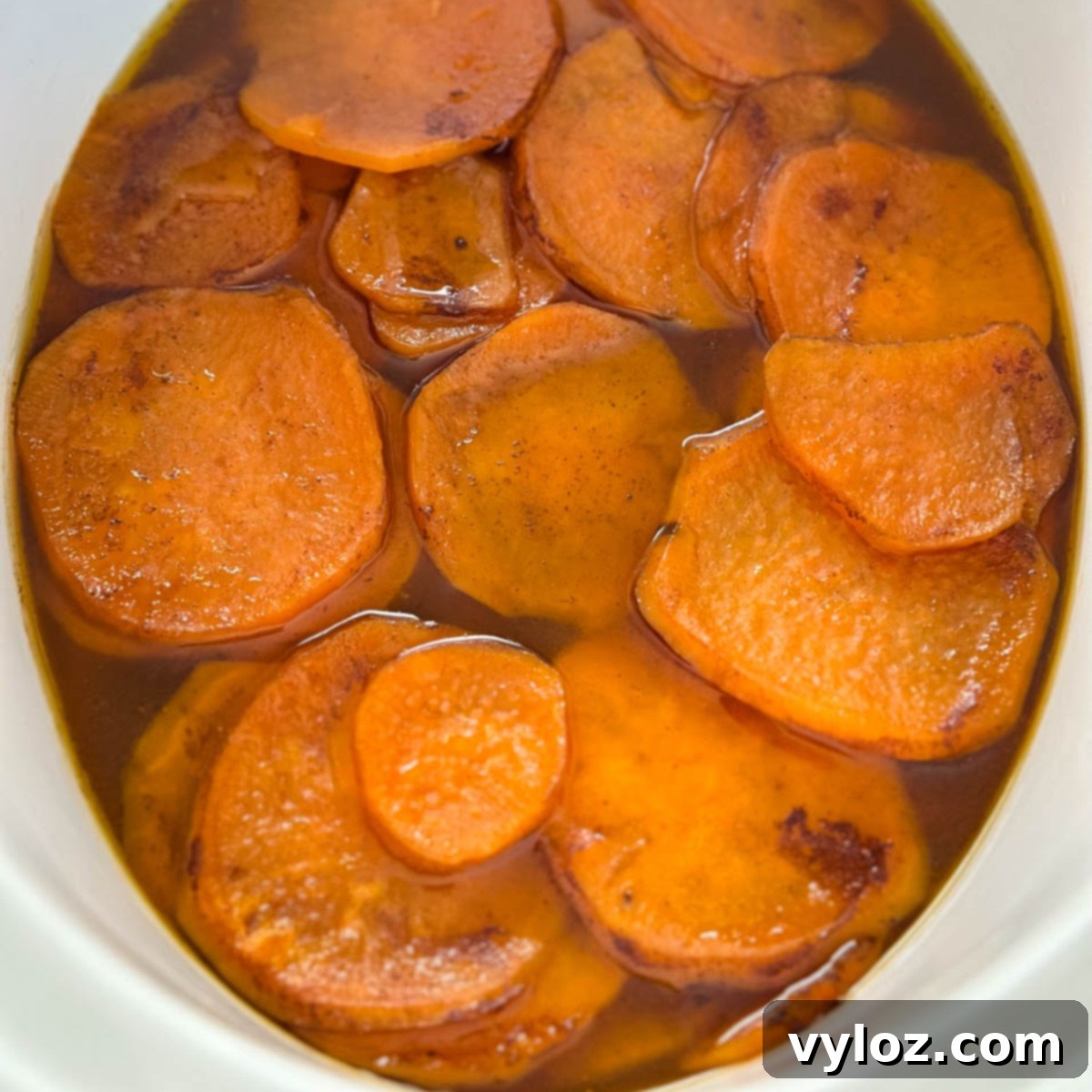 Sticky Sweet Slow Cooker Sweet Potatoes 1 featured 45715