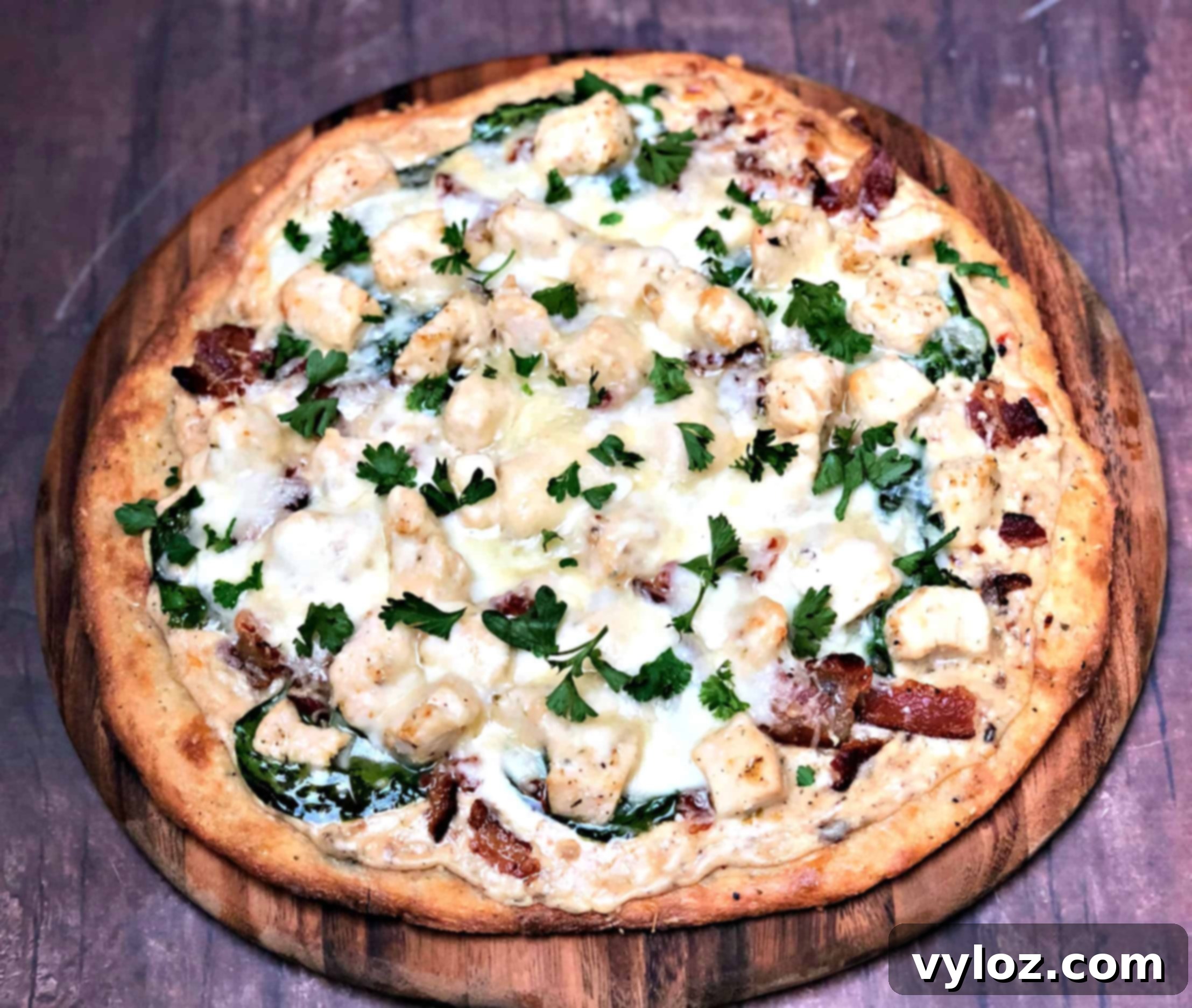 Indulgent Keto Chicken Alfredo Pizza 1 featured 9092