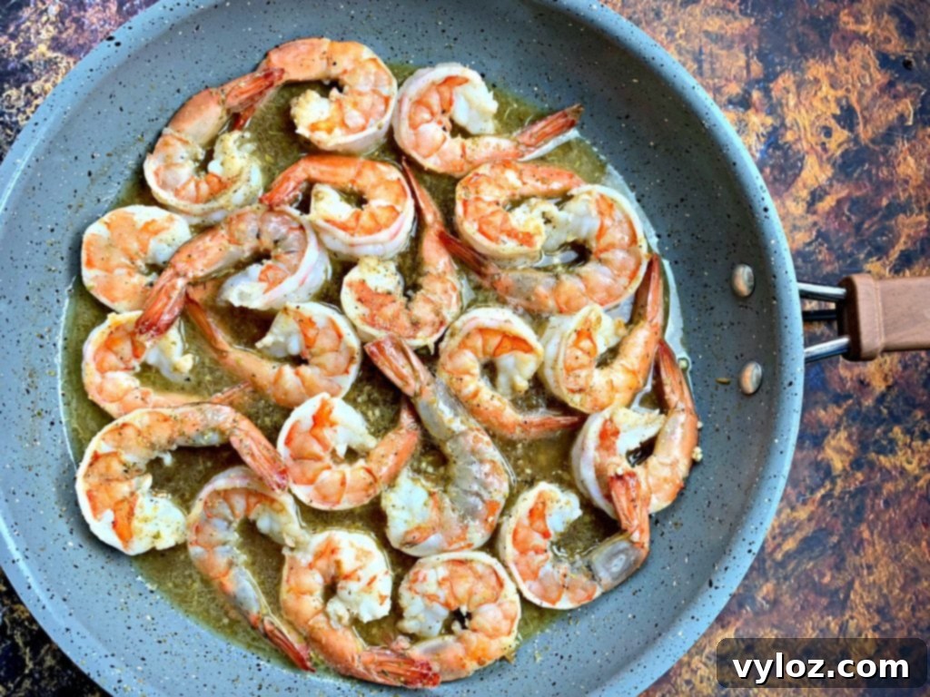 Homemade Red Lobster Garlic Shrimp Scampi 6 red lobster shrimp scampi in a pan