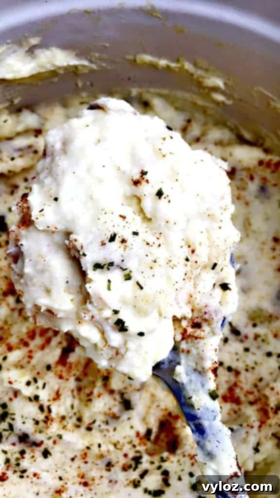 Rich and Creamy Dutch Oven Mashed Potatoes 6 Ingredients for healthy Dutch oven mashed potatoes