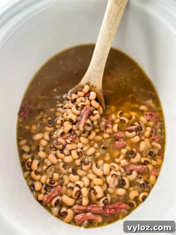 Slow-Cooker Crockpot Black Eyed Peas with Smoked Turkey (No Soak)