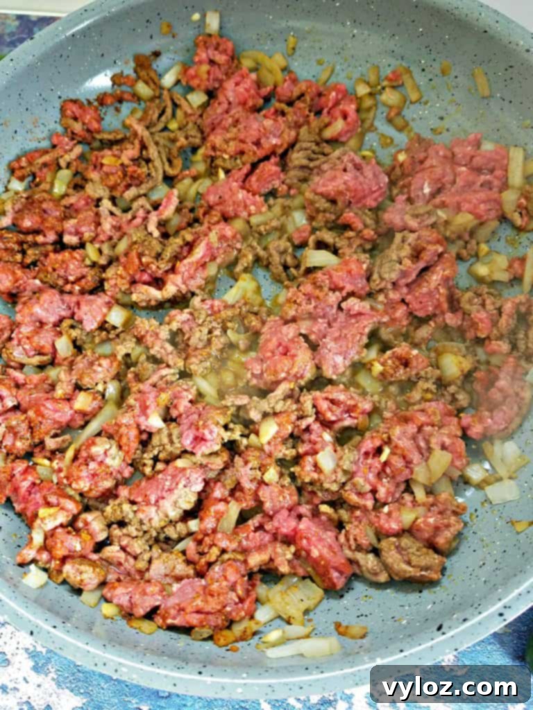 cooked hamburger beef